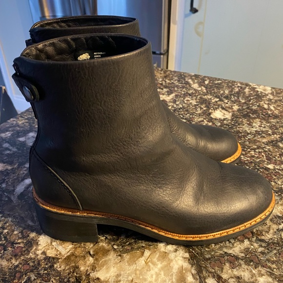 Roots Shoes - Roots tribal leather boots booties black pristine 8